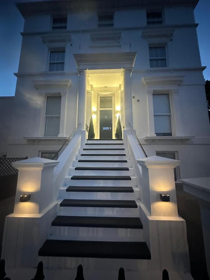 Boutique Nights Aparthotel Eastbourne Exteriör bild